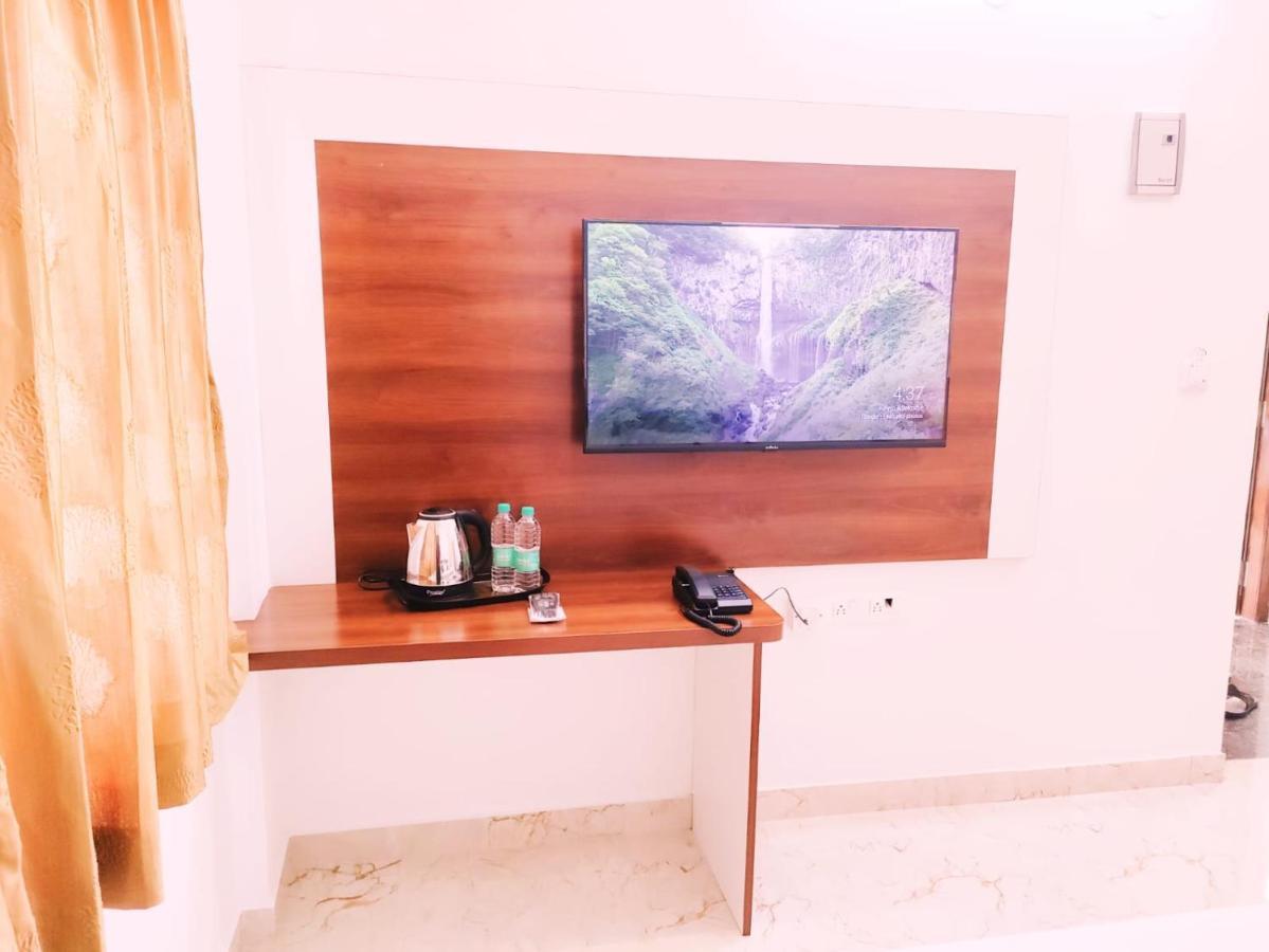 Keerthis Royal Suites - Near International Airport Terminal 1 And 2 Yelahanka Exterior foto